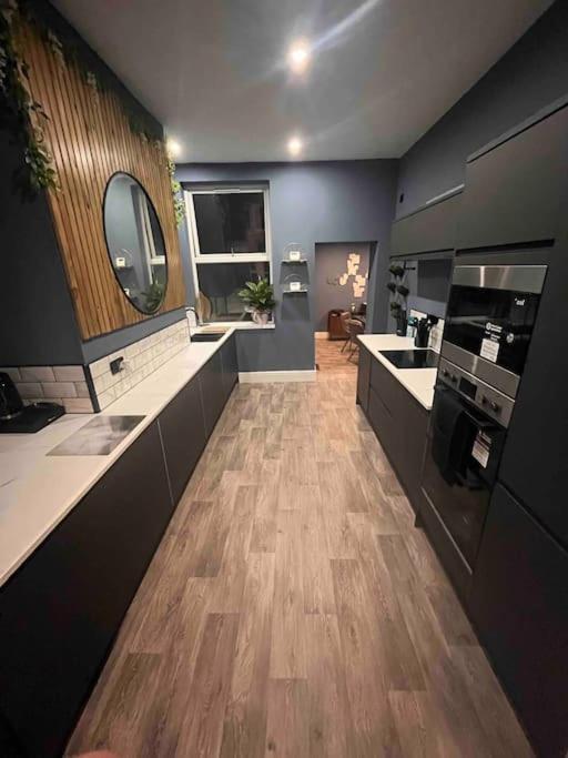 Modern 5 Bedroom Terraced Luxurious House Colwyn Bay Exterior photo