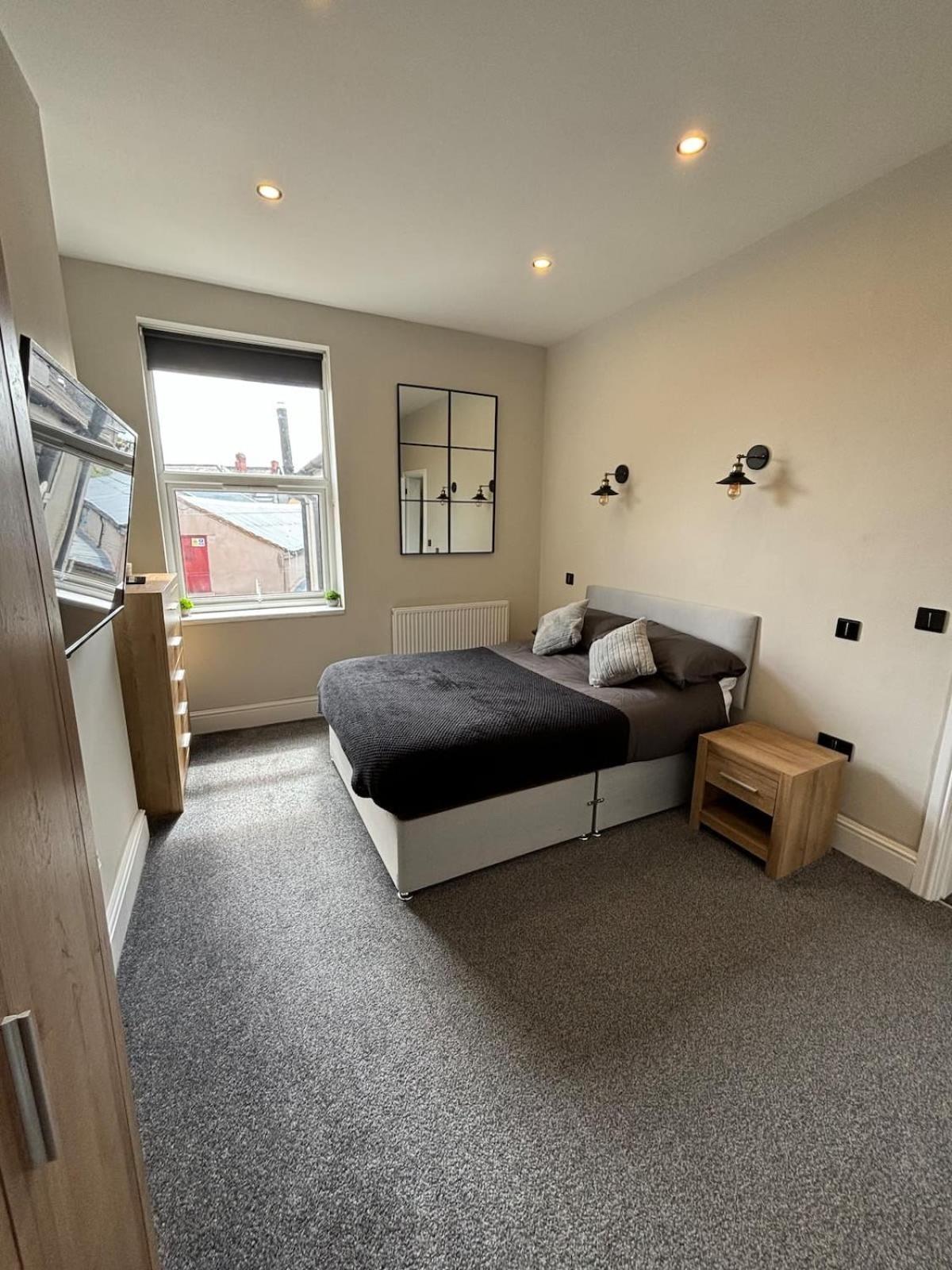 Modern 5 Bedroom Terraced Luxurious House Colwyn Bay Exterior photo